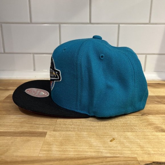 Mitchell & Ness Detroit Pistons Snapback Hat Teal Black Sports Basketball - Picture 4 of 10